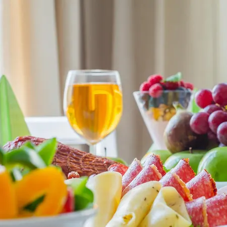 Riviera Apartmanhotel 3*