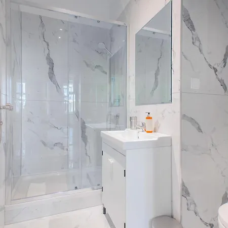 Riviera Lägenhetshotell